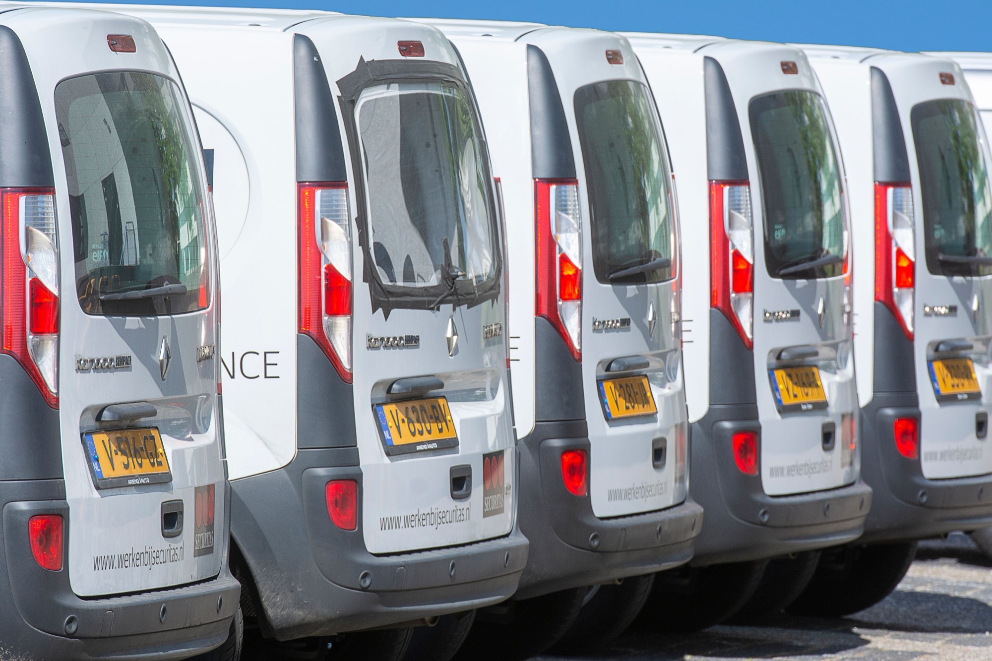 Flotte de camions et utilitaires d'une entreprise de transport